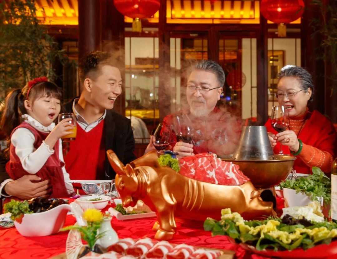 低芥酸菜籽油助力平安夜，桌桌飄出幸福味~